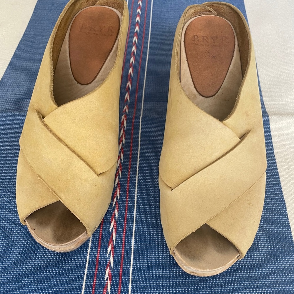Bryr Hand Made Clogs - Pale Yellow Leather